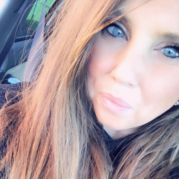 Meet your Posher, Deniele - Picture 1 of 1